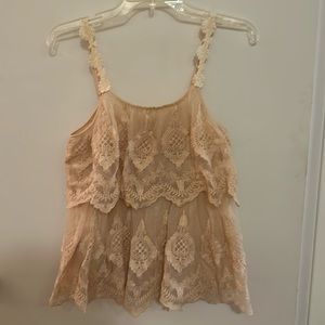 Off white lace tank top. Size large. In good condition.